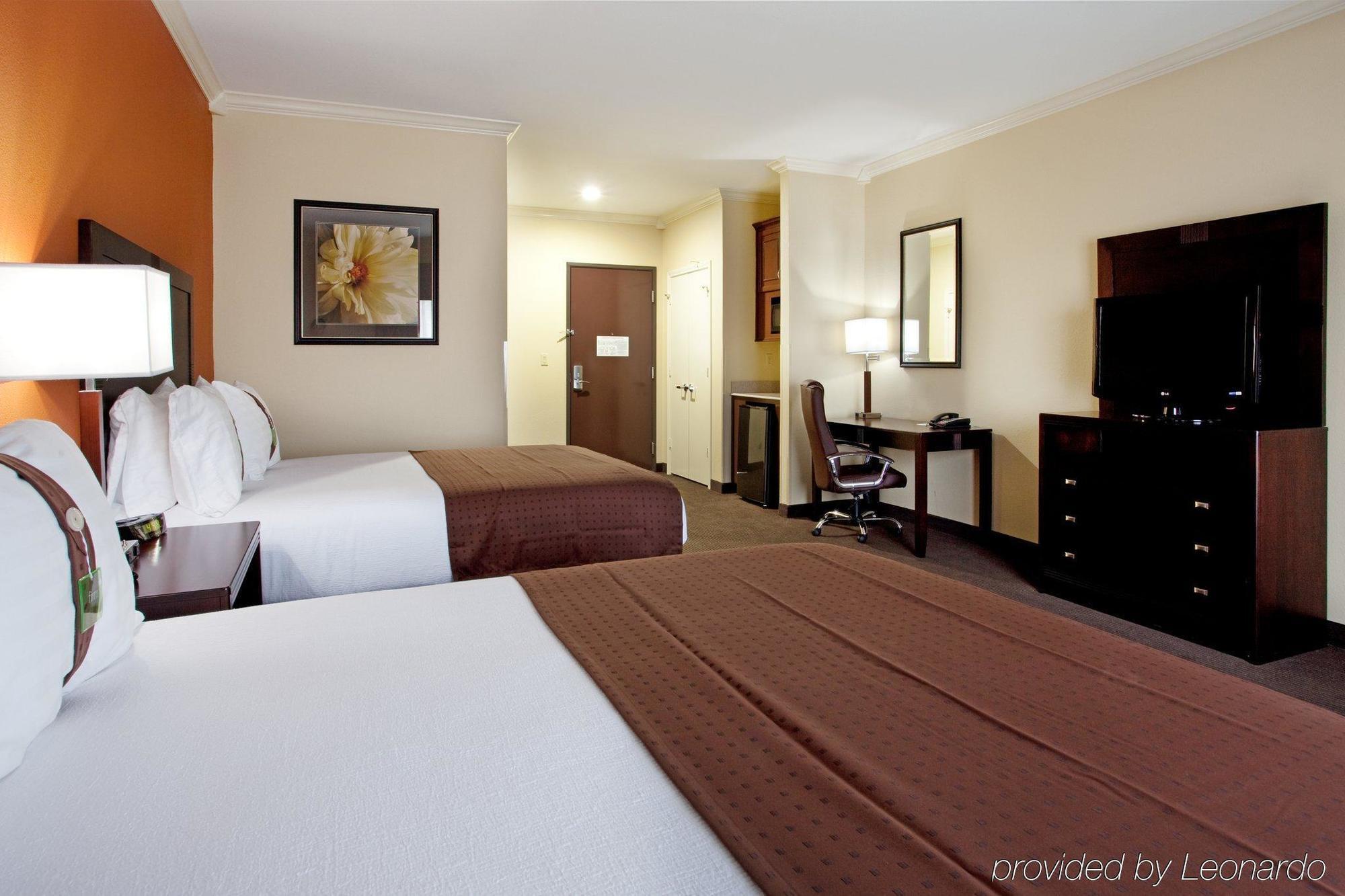 Wyndham Lake Charles Room photo